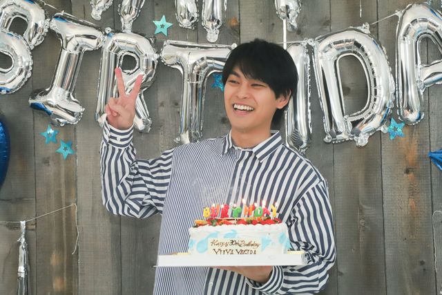 柳楽優弥のくしゃっと笑顔！アニバーサリーブック「やぎら本」撮りおろし企画：フォトギャラリー