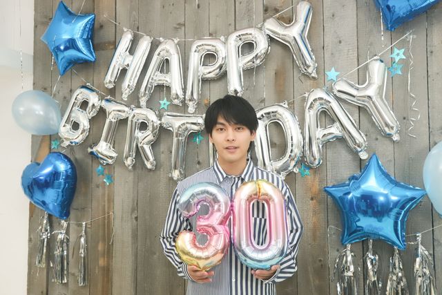 柳楽優弥のくしゃっと笑顔！アニバーサリーブック「やぎら本」撮りおろし企画（5枚目）