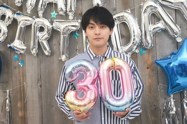 柳楽優弥のくしゃっと笑顔！アニバーサリーブック「やぎら本」撮りおろし企画（6枚目）