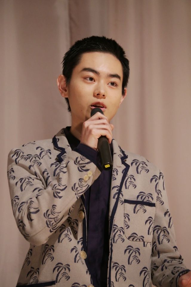 金髪の綾野剛にドキッ！映画『そこのみにて光輝く』初日舞台あいさつフォトギャラリー（3枚目）