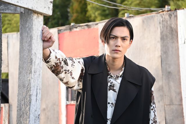 ウィンが見つけた英寿の奇妙な記録…「仮面ライダーギーツ」第37話「慕情V：純白の破壊」（3枚目）