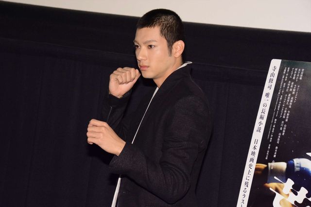 山田裕貴、丸刈りで登場！（6枚目）