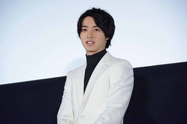 山崎賢人＆二階堂ふみ、最後の舞台あいさつで互いに言葉送る…映画『オオカミ少女と黒王子』大ヒット御礼舞台あいさつフォトギャラリー（15枚目）