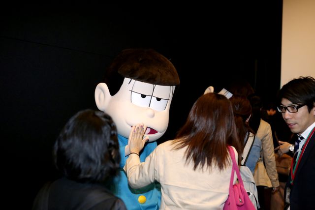 「おそ松さん」6つ子&イヤミ勢揃いでファン熱狂！　TVシリーズ2期突入で監督も感慨　画像ギャラリー：フォトギャラリー