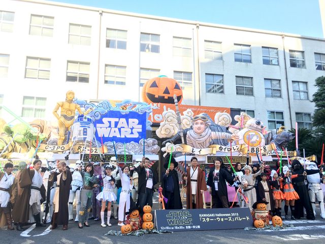 けみお君もジェダイに！　川崎駅前にスター・ウォーズコスプレファン100名が集結　画像ギャラリー：フォトギャラリー