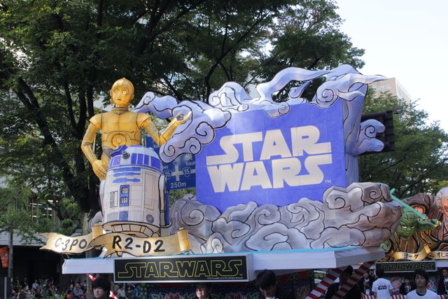 けみお君もジェダイに！　川崎駅前にスター・ウォーズコスプレファン100名が集結　画像ギャラリー（18枚目）