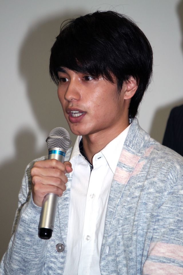 タンクトップ美女！会見フォトギャラリー（4枚目）