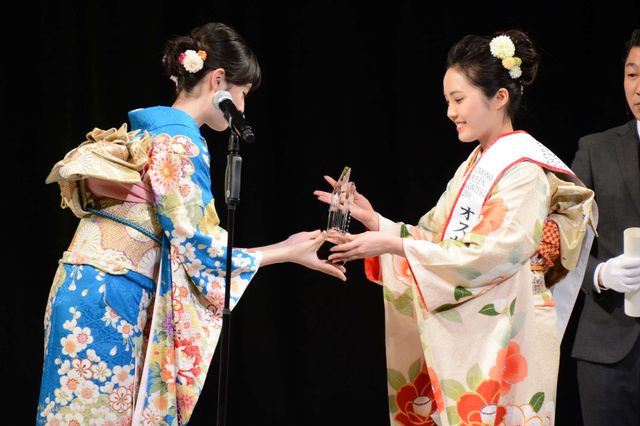 高橋ひかる「メンタル使う……」審査員初体験にヘロヘロ　画像ギャラリー（12枚目）