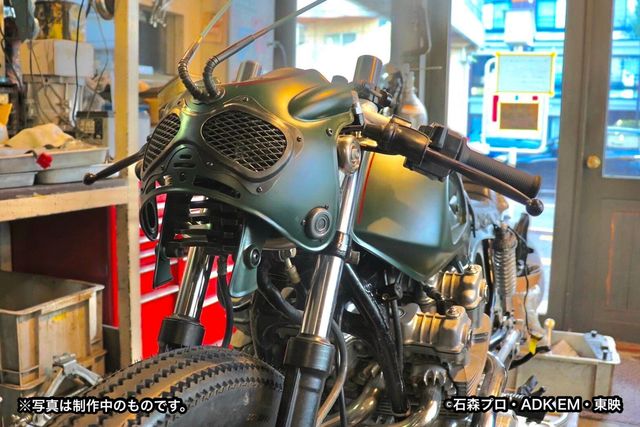 「仮面ライダーBLACK SUN」キャスト・ティザービジュアル・バトルホッパー実機画像：フォトギャラリー