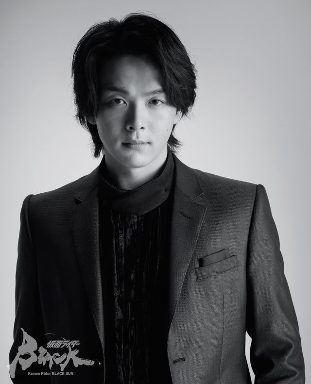 「仮面ライダーBLACK SUN」キャスト・ティザービジュアル・バトルホッパー実機画像（6枚目）