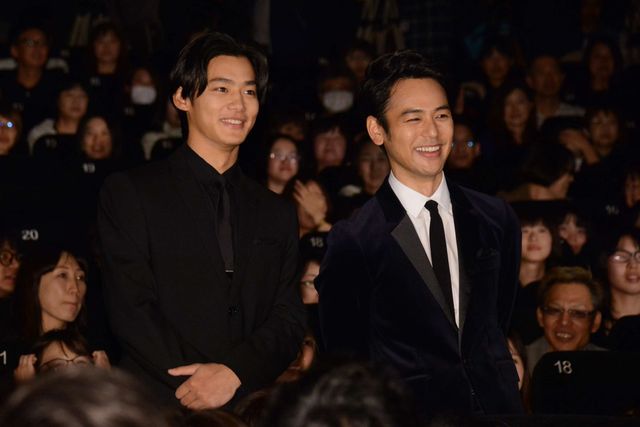 野村周平「おいで」とファンにハグ！映画『ミュージアム』初日舞台あいさつフォトギャラリー（35枚目）