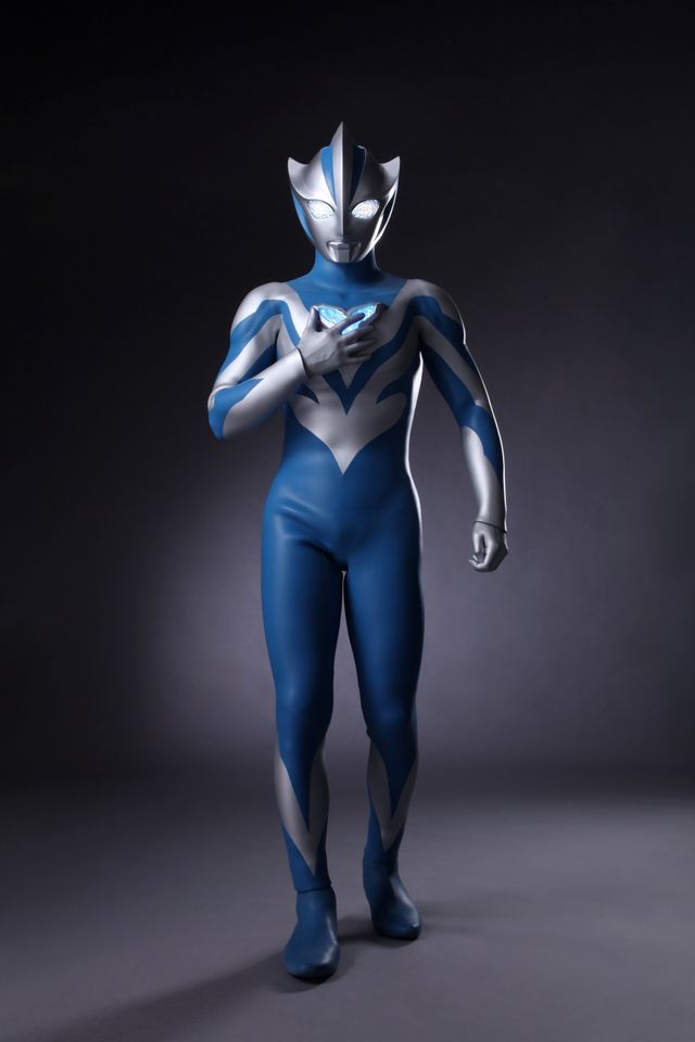 シリーズ60周年で誕生した新たな光の巨人「ウルトラマンテオ」