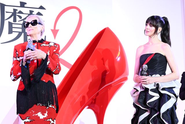 &TEAM・K、メリル・ストリープ＆アン・ハサウェイに花束贈呈！映画『プラダを着た悪魔2』来日イベント：フォトギャラリー