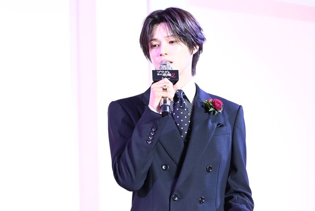 &TEAM・K、メリル・ストリープ＆アン・ハサウェイに花束贈呈！映画『プラダを着た悪魔2』来日イベント（2枚目）