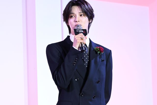 &TEAM・K、メリル・ストリープ＆アン・ハサウェイに花束贈呈！映画『プラダを着た悪魔2』来日イベント（8枚目）