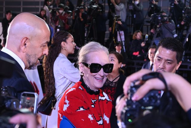 &TEAM・K、メリル・ストリープ＆アン・ハサウェイに花束贈呈！映画『プラダを着た悪魔2』来日イベント（11枚目）