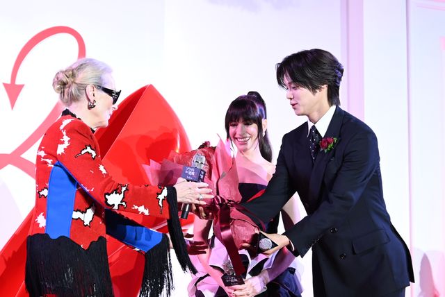 &TEAM・K、メリル・ストリープ＆アン・ハサウェイに花束贈呈！映画『プラダを着た悪魔2』来日イベント（19枚目）