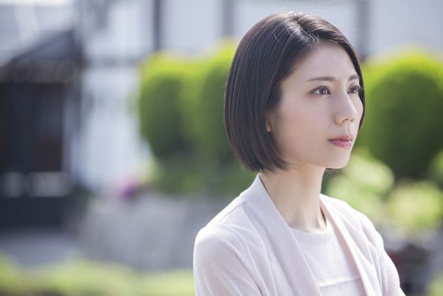 目が怖い…「スカイキャッスル」第1話　追加場面写真（7枚目）