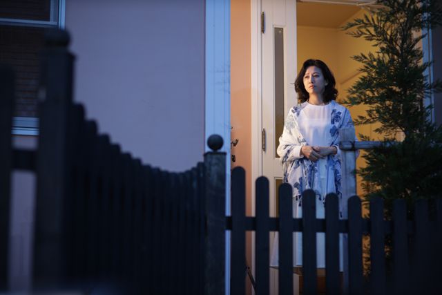 目が怖い…「スカイキャッスル」第1話　追加場面写真（9枚目）