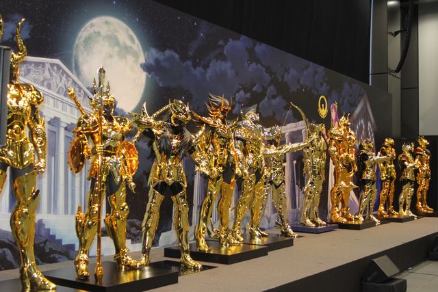 金ピカずらり!等身大の黄金聖闘士、欲っスィイィィィィィ~!