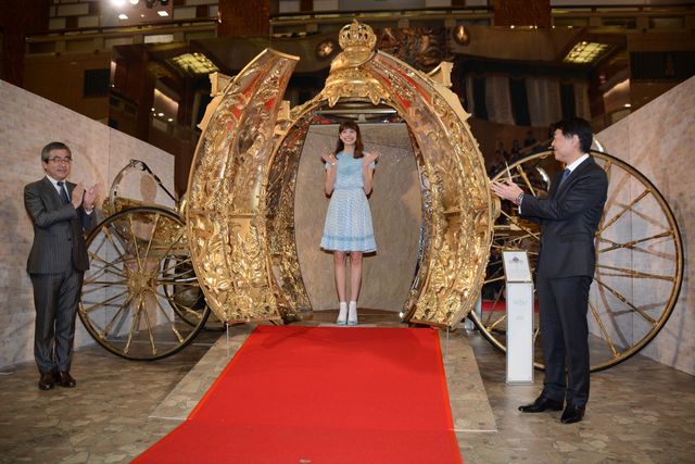 森星、黄金のカボチャの馬車から登場！フォトギャラリー：フォトギャラリー