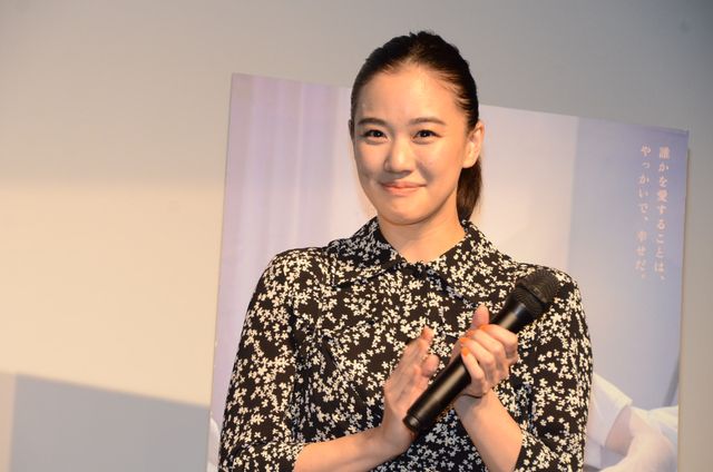 高橋一生、笑顔が魅力的！映画『ロマンスドール』の公開直前！プライベート試写会：フォトギャラリー