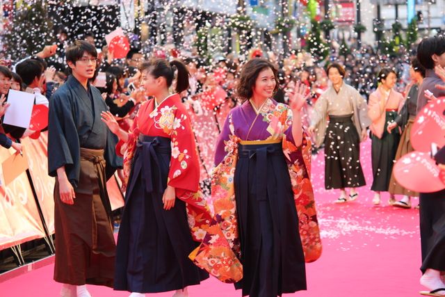 広瀬すず、野村周平、真剣佑らが袴姿で登場！映画『ちはやふる　－下の句－』公開記念「からくれなゐレッドカーペットアライバル」フォトギャラリー（4枚目）