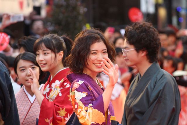 広瀬すず、野村周平、真剣佑らが袴姿で登場！映画『ちはやふる　－下の句－』公開記念「からくれなゐレッドカーペットアライバル」フォトギャラリー（5枚目）