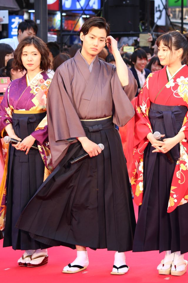 広瀬すず、野村周平、真剣佑らが袴姿で登場！映画『ちはやふる　－下の句－』公開記念「からくれなゐレッドカーペットアライバル」フォトギャラリー（10枚目）