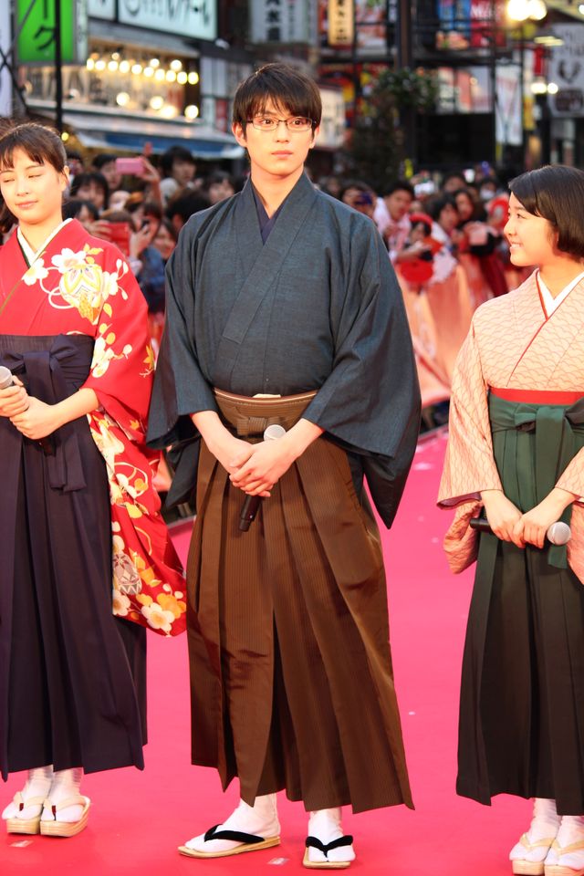 広瀬すず、野村周平、真剣佑らが袴姿で登場！映画『ちはやふる　－下の句－』公開記念「からくれなゐレッドカーペットアライバル」フォトギャラリー（11枚目）