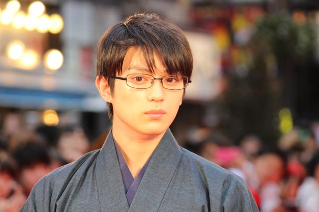 広瀬すず、野村周平、真剣佑らが袴姿で登場！映画『ちはやふる　－下の句－』公開記念「からくれなゐレッドカーペットアライバル」フォトギャラリー（14枚目）