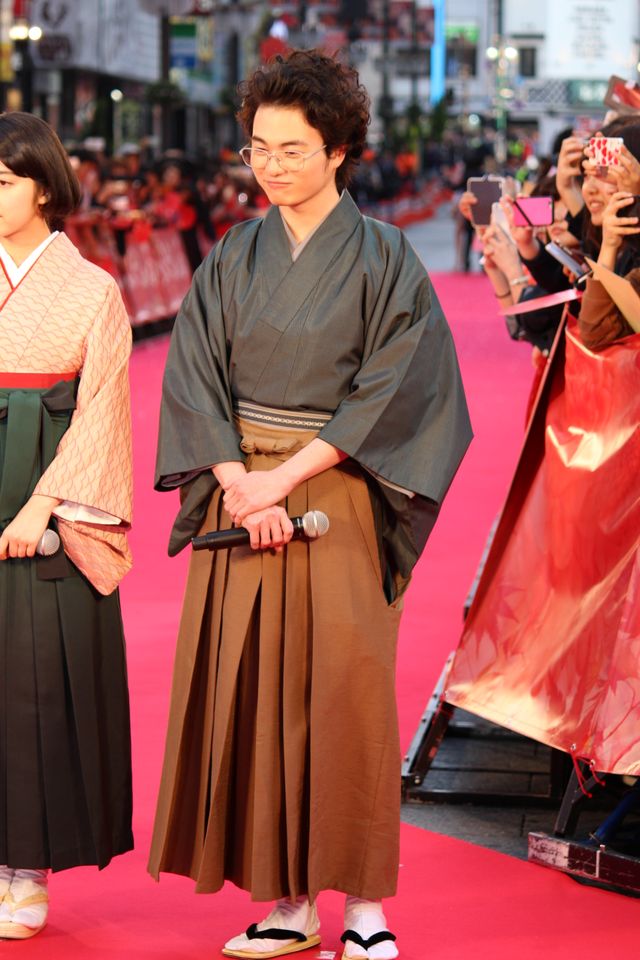 広瀬すず、野村周平、真剣佑らが袴姿で登場！映画『ちはやふる　－下の句－』公開記念「からくれなゐレッドカーペットアライバル」フォトギャラリー（19枚目）
