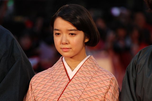 広瀬すず、野村周平、真剣佑らが袴姿で登場！映画『ちはやふる　－下の句－』公開記念「からくれなゐレッドカーペットアライバル」フォトギャラリー（25枚目）