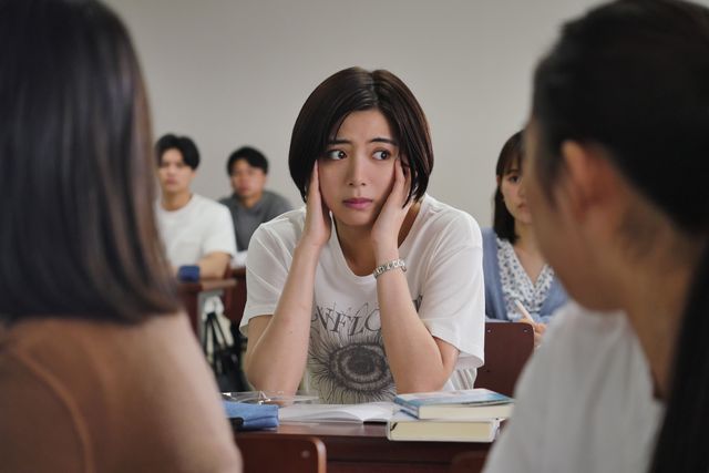 「世にも奇妙な物語’23 夏の特別編」池田エライザ・醍醐虎汰朗・宮村優子が出演「視線」:フォトギャラリー