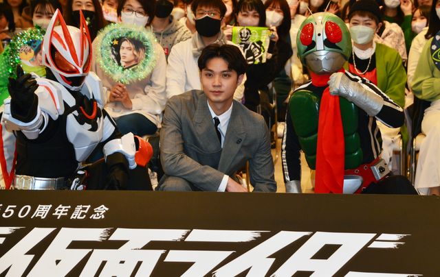 アラン・磯村勇斗、1号＆ギーツと対面！「THE 仮面ライダー展」静岡会場オープニングセレモニー：フォトギャラリー