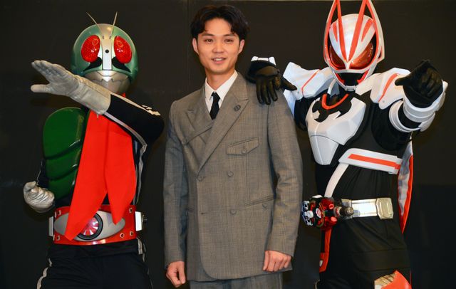 アラン・磯村勇斗、1号＆ギーツと対面！「THE 仮面ライダー展」静岡会場オープニングセレモニー（6枚目）