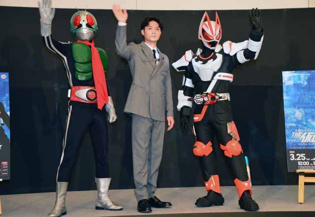 アラン・磯村勇斗、1号＆ギーツと対面！「THE 仮面ライダー展」静岡会場オープニングセレモニー（7枚目）