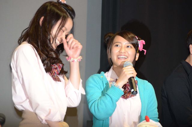 足立梨花、撮影現場では“ぼっちメシ”だった…映画『傷だらけの悪魔』初日舞台あいさつフォトギャラリー（5枚目）