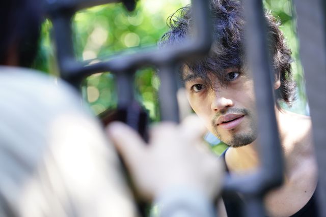 岩田剛典、メガネ姿も美しい……！（4枚目）