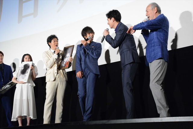 窪田正孝や鈴木伸之のいい笑顔がいっぱい！映画『東京喰種　トーキョーグール』初日舞台あいさつ（10枚目）
