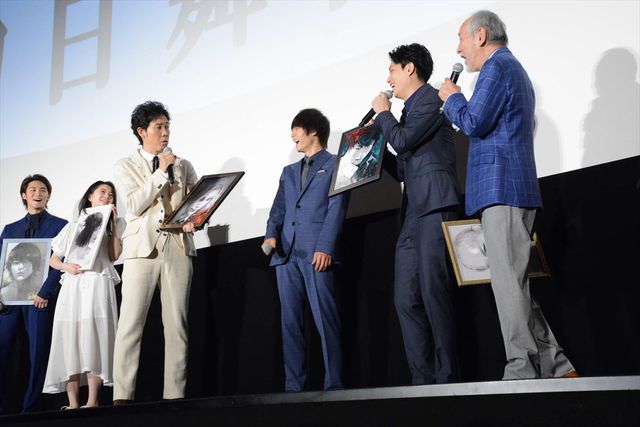 窪田正孝や鈴木伸之のいい笑顔がいっぱい！映画『東京喰種　トーキョーグール』初日舞台あいさつ（14枚目）