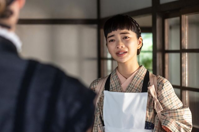 【画像4枚】朝ドラ「風、薫る」過去を思い出したりん（見上愛）に、バーンズ先生は…第28回場面写真：フォトギャラリー