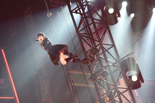 まゆゆが飛んだ！「AKB48グループ東京ドームコンサート」初日フォトギャラリー（4枚目）