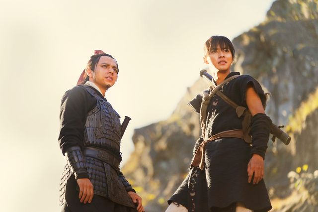 不敵に微笑む王騎将軍の姿も『キングダム2 遥かなる大地へ』場面写真（3枚目）