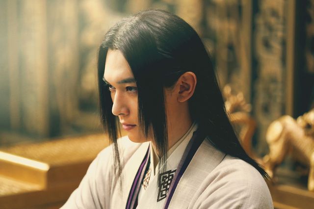 不敵に微笑む王騎将軍の姿も『キングダム2 遥かなる大地へ』場面写真（4枚目）