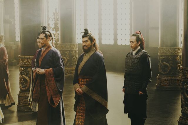 不敵に微笑む王騎将軍の姿も『キングダム2 遥かなる大地へ』場面写真（6枚目）