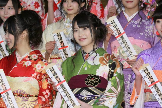 指原莉乃、峯岸みなみ、横山由依らAKBメンバー17名が成人式であでやかな振袖姿を披露!!　画像ギャラリー（8枚目）
