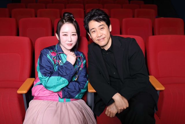 超仲良し！大泉洋＆東村アキコ撮りおろし＜8枚＞（4枚目）