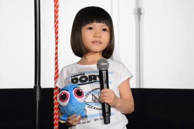 室井滋『ドリー』イベントに共演の子役と登場！『ファインディング・ドリー』大ヒット御礼舞台あいさつギャラリー（11枚目）