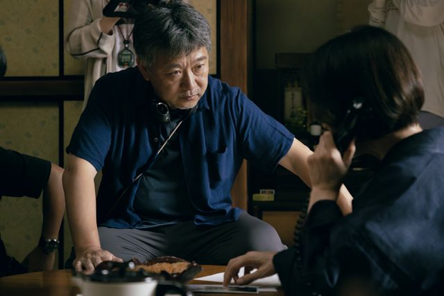 宮沢りえ、尾野真千子、是枝裕和監督ら「阿修羅のごとく」メイキングカット（2枚目）